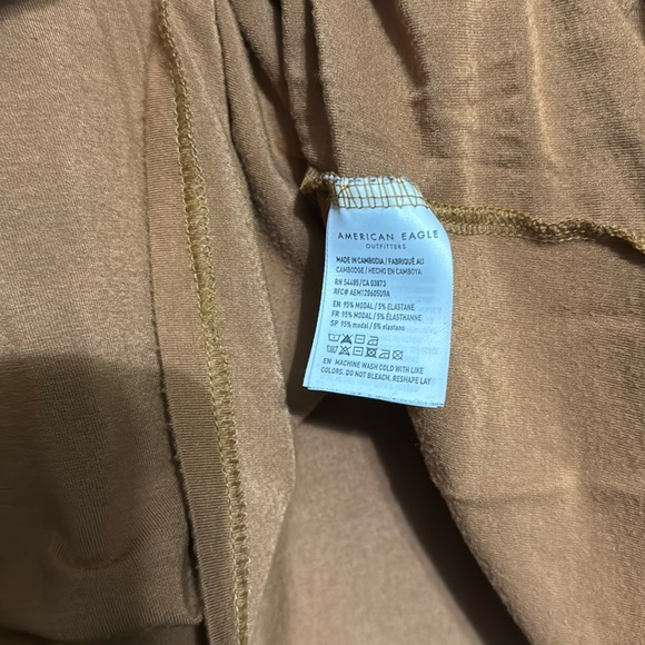 American Eagle Soft & Sexy V Neck T-shirt - Picture 3 of 3